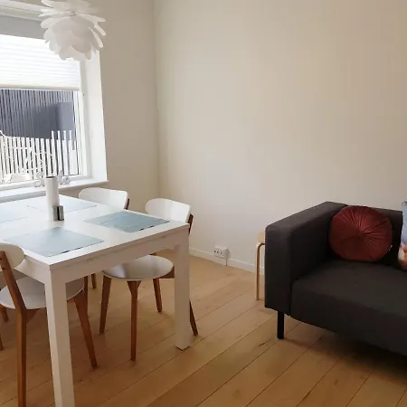 Ana's Bed & Kitchen Πανσιόν *