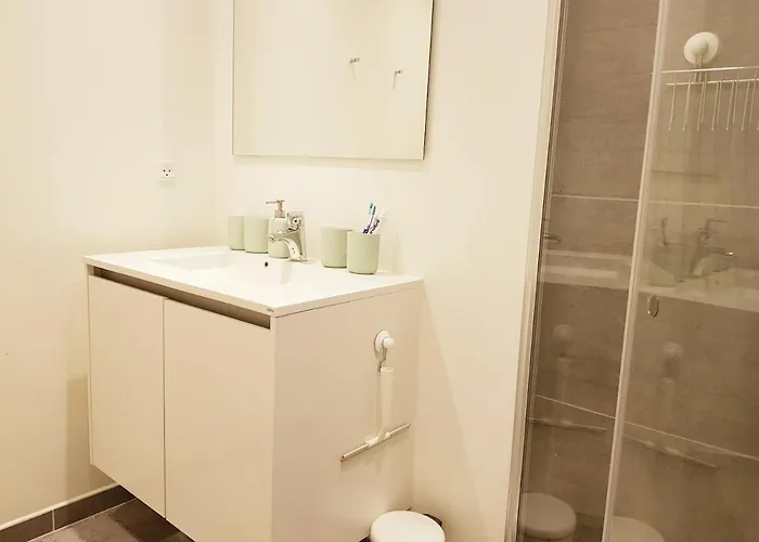 Ana's Bed & Kitchen *